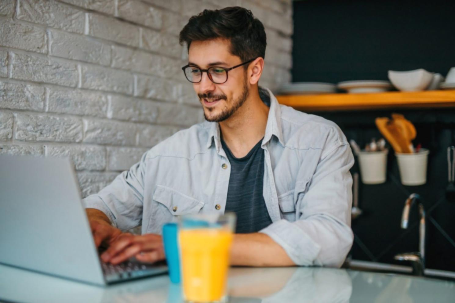 Praktische Analyse von Marktdaten und saisonalen Trends am Arbeitsplatz